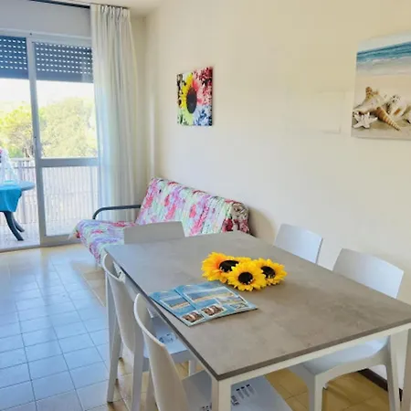 Lägenhet Luminous Flat With Balcony-beahost