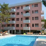 Luminous Flat With Balcony-beahost דירה