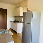 דירה Luminous Flat With Balcony-beahost *