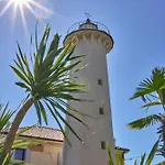 דירה Luminous Flat With Balcony-beahost